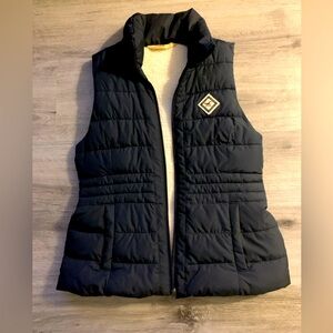 Hollister puff vest, M